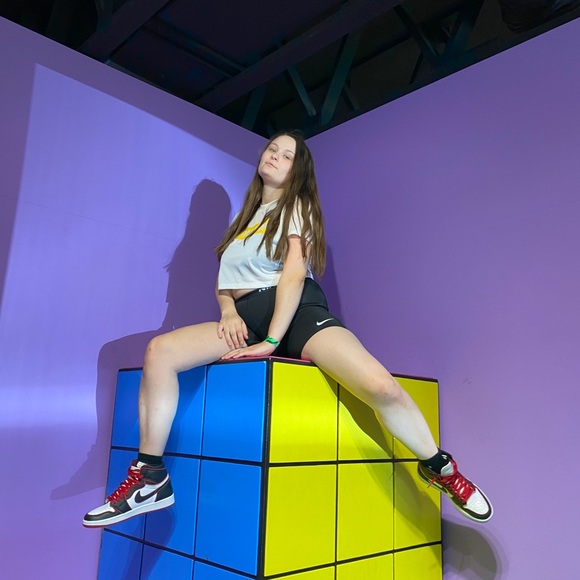 Meet your Posher, Jen - Picture 5 of 5